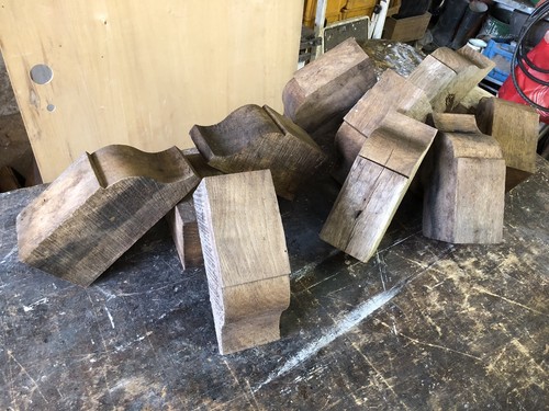 Lotto capitelli in - lotto, legno