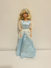 Barbie Cinderella, Cenerentola