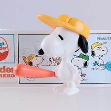 Snoopy - Peanuts Kinder Figure