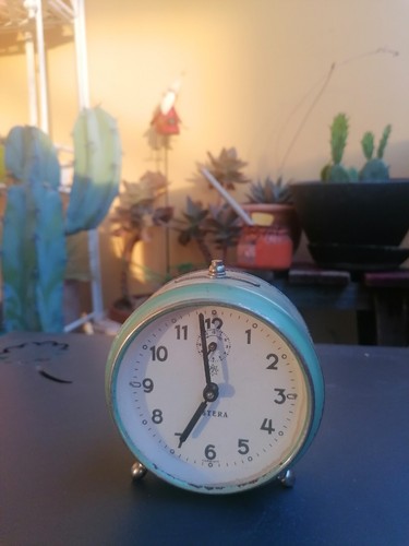 Vecchia sveglia orologio - sveglia, /