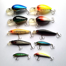 LOTTO DI 10  ESCHE ARTIFICIALI