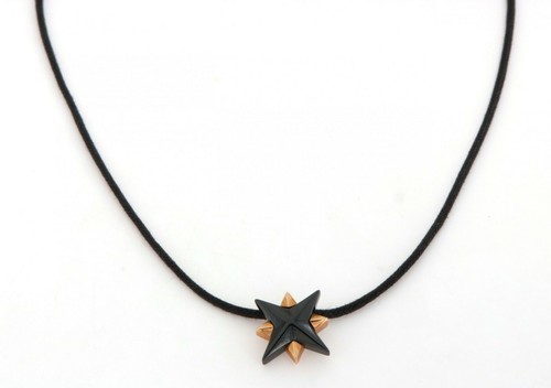 Collana uomo rosa - , venti