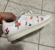 adidas Superstar women’s US7