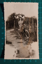 FOTO  DONNA SABELLA IN BICI VIOTTOLO DI CASA GENOVA 1930 C. ( F 39 )