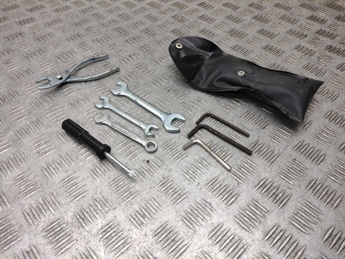 Kit attrezzi suzuki - kit,