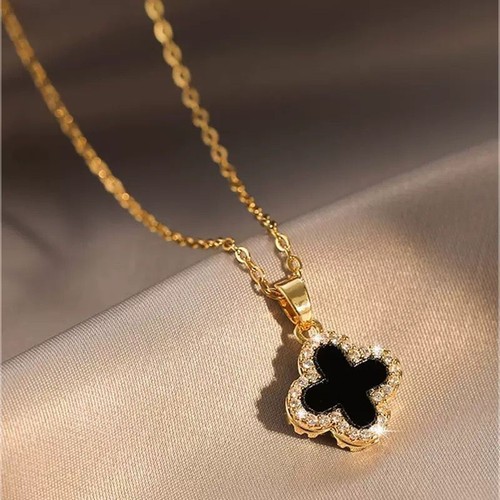 Collana con ciondolo