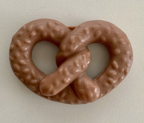 Pretzel marrone plastica - marrone,