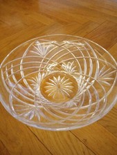 centrotavola in cristallo decorato con incisioni