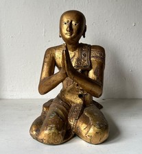 Buddha In Preghiera Asia In