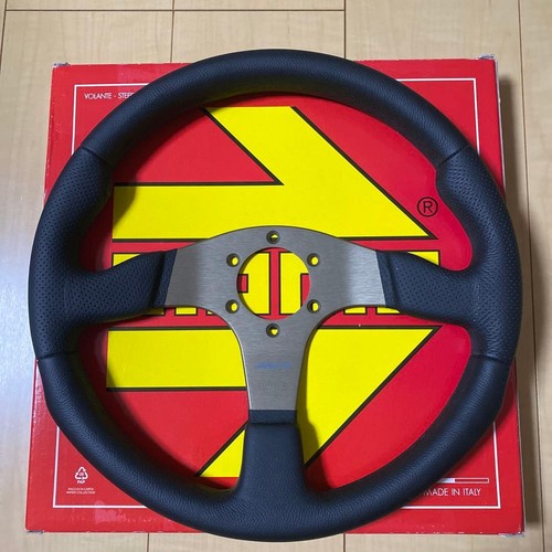 Excellent momo steering wheel - excellent,