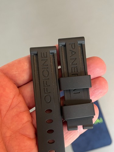 Cinturino gomma nero - in,