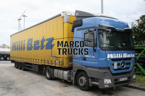 Foto camion mercedes benz - foto,