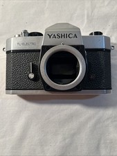 Yashica TL Electro SLR 35 mm fotocamera reflex pellicola solo corpo