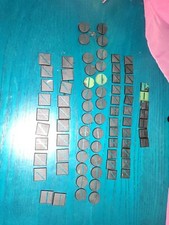 Lotto modellismo 79 basi per soldatini, modellini Warhammer e simili, action fig