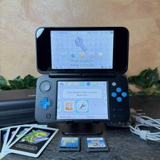 New Nintendo 2DS XL Blu e Nero ? Custodia e caricatore