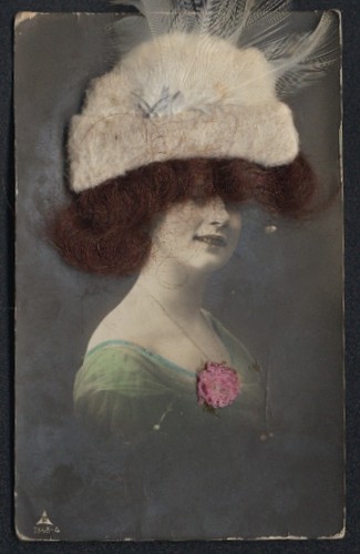 Cartolina con capelli veri