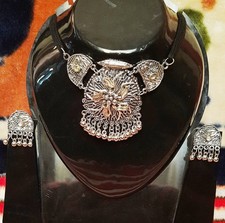 Collana girocollo etnica