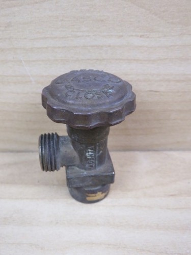 Vecchio rubinetto per - per, bombola