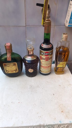 Bottiglie vecchie brandy - bottiglie,