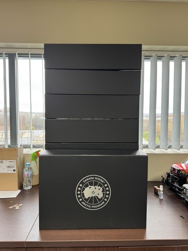 Canada goose garment - goose, box