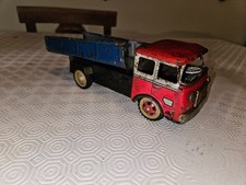 Vecchio camion giocattolo