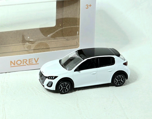 Peugeot 208 2024 weiss norev - weiss,