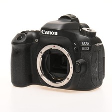 Canon EOS 80D circa 24.000
