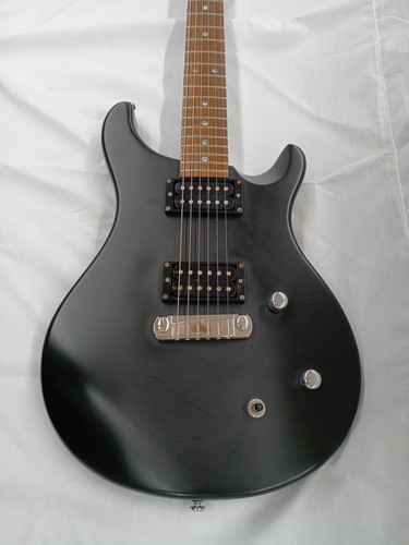 Chitarra elettrica satinata
