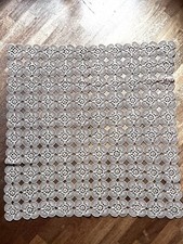 Tovaglia copritavolo lavorata a mano a filet uncinetto. Antica Primi 900
