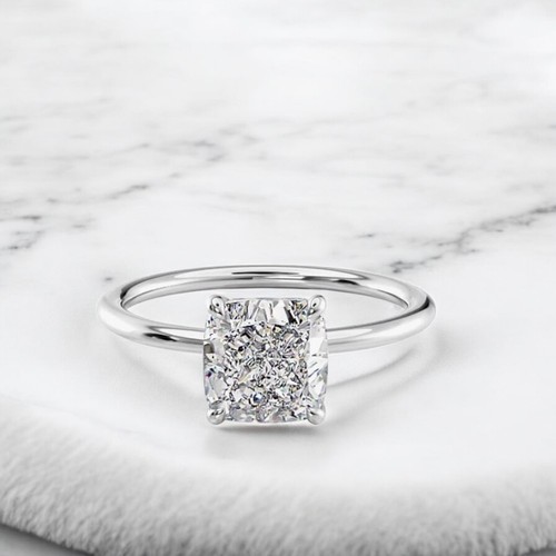 Elegante anello con diamanti