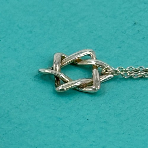 Collana con ciondolo originale