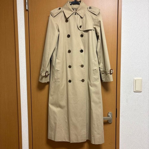 Burberry trench beige