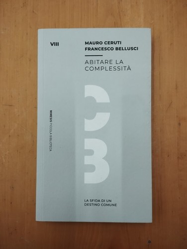 Libro abitare complessità - la,