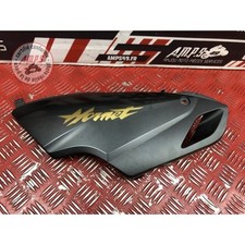 Cache plastique sous selle