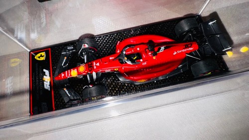 Ferrari leclerc - c,