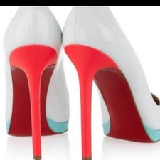 Louboutin Patent Pumps bianco