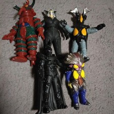 Ultraman Kaiju Set di 5 figure