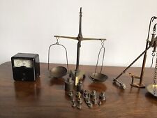 Set Antiche  Bilance Di Precisione Da Orafo Farmacia  Piattini Ottone Collezione