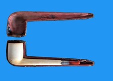 Pipe grande et ancienne écume