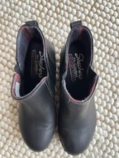 Stivaletti neri con zeppa