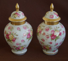 COPPIA DI VECCHI VASI IN PORCELLANA BAVARIA (SCHUMANN-ARZBERG) H.25cm. PERFETTI