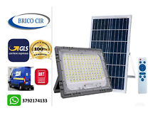 Faro LED-400W con Pannello Solare  Telecomando Sensore Crepuscolare IP67 8000mAh