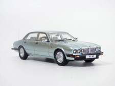JAGUAR XJ40 SOVEREIGN vert