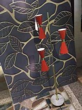 Lampada da terra treppiede