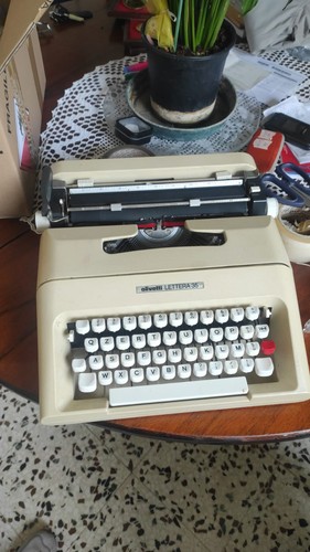 Macchina scrivere vintage - da,