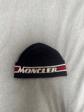 Cappello in maglia a righe