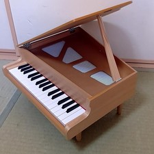 KAWAI Mini pianoforte a coda