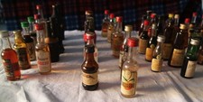 Bottiglie mignon di liquori a scelta, anni 60, anni 70