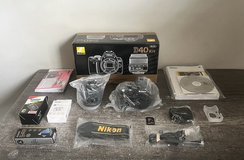 Kit fotocamera reflex digitale