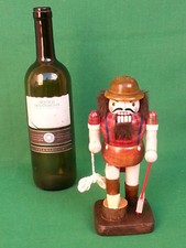 VECCHIO SCHIACCIANOCI NOCCIOLINE IN LEGNO PERSONAGGIO TAGLIALEGNA. N° J67.